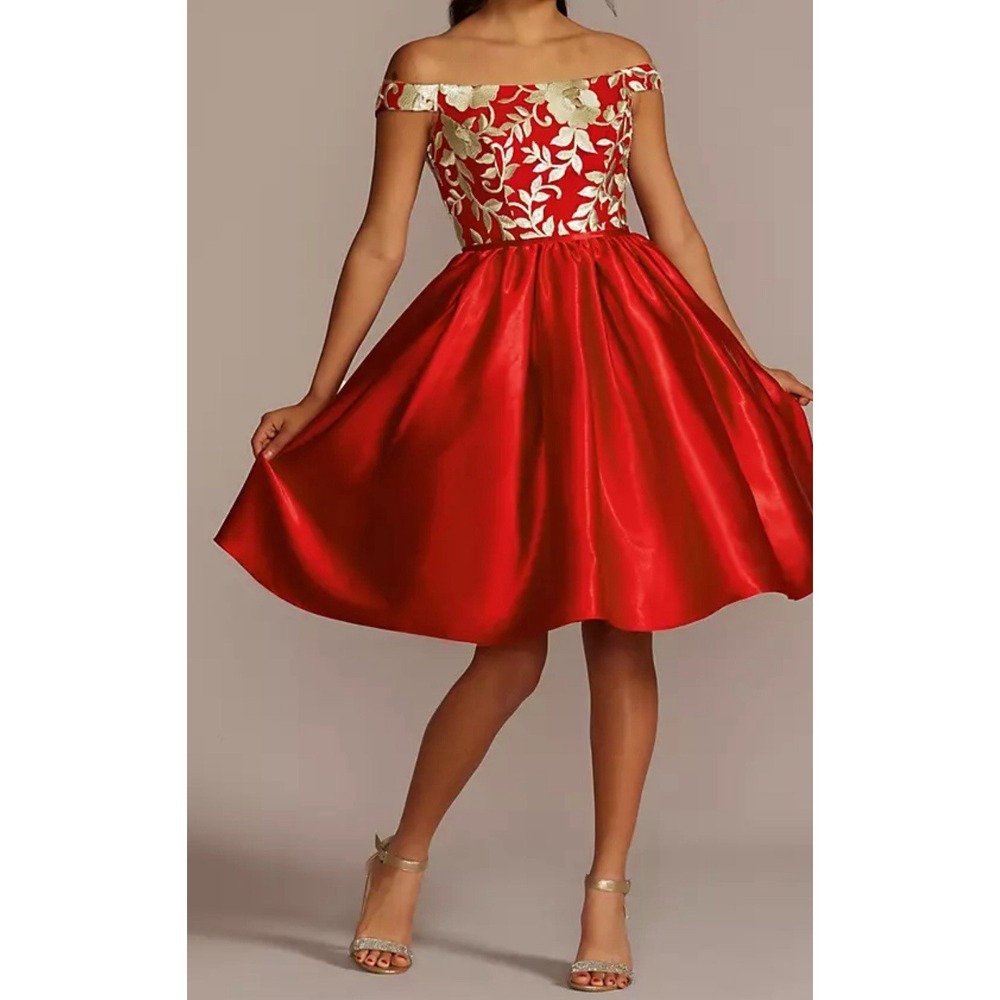 Women's FIFTEEN ROSES Off-the-Shoulder Mini Patterned A-Line Size 8 Red And Gold